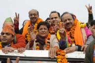 Kejriwal, Bedi, Maken file nominations for Delhi battle 1 22kiran_bedi