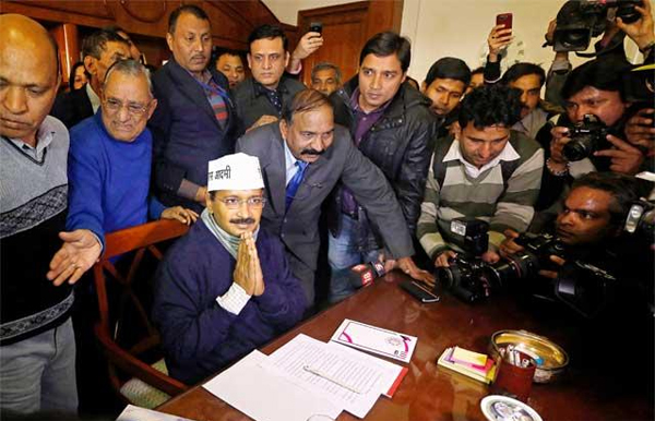 Kejriwal assumes office 1 14kejriwal_assume_office
