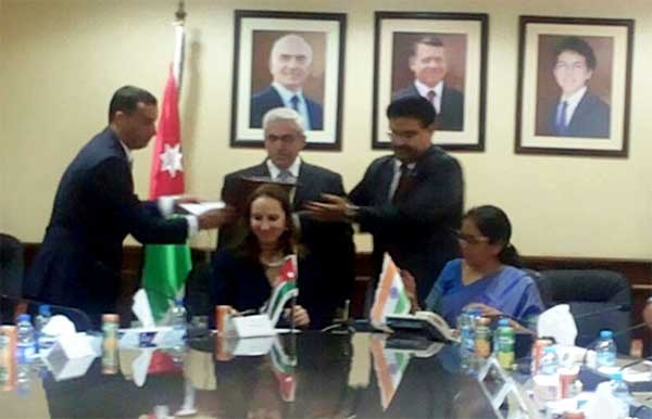 The MoS for Commerce & Industry (IC), Nirmala Sitharaman and the Minister of Industry, Trade & Supply, Jordan, Maha Ali 8 The Minister of State for Commerce & Industry (Independent Charge), Nirmala Sitharaman and the Minister of Industry, Trade & Supply, Jordan, Maha Ali signing the agreed minutes of the 9th session of the Joint Committee Meeting(JCM), at Jordan on March 30, 2015.