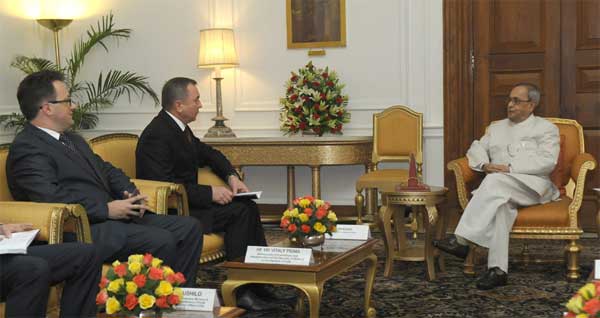 The Foreign Minister of Belarus, Valdimir Makei calling on the President, Pranab Mukherjee, at Rashtrapati Bhavan 1 The Foreign Minister of Belarus, Valdimir Makei calling on the President, Pranab Mukherjee, at Rashtrapati Bhavan, in New Delhi on April 15, 2015.