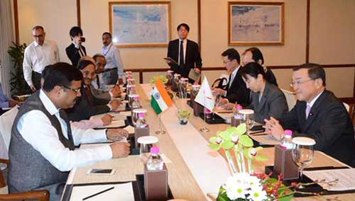 The MOS for Petroleum and Natural Gas (IC), Dharmendra Pradhan and the Minister of Economy, Trade & Industry, Japan, Yoichi Miyazawa 7 The Minister of State for Petroleum and Natural Gas (Independent Charge), Dharmendra Pradhan and the Minister of Economy, Trade & Industry, Japan, Yoichi Miyazawa, at a bilateral meeting, in New Delhi on April 30, 2015.