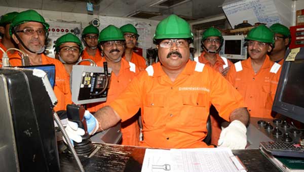 Dharmendra Pradhan visits ONGC Western Offshore; Reviews E&P performance 1 Dharmendra Pradhan Minister of State (I/C) MoPNG at control room of rig Virtue 1 in Mumbai offshore