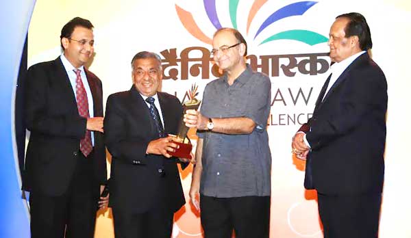 PFC received “India Pride Award” 1 05pfc_awrard