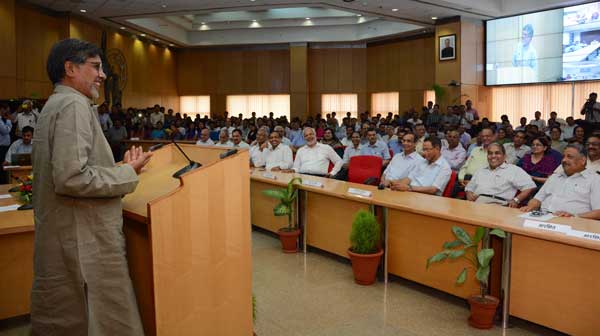 Nobel Laureate Kailash Satyarthi visits POWERGRID 1 30kailash_in_powergrid