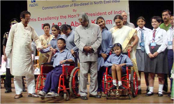 Dr. APJ ABDUL KALAM : A PEOPLE’S PRESIDENT 10 10