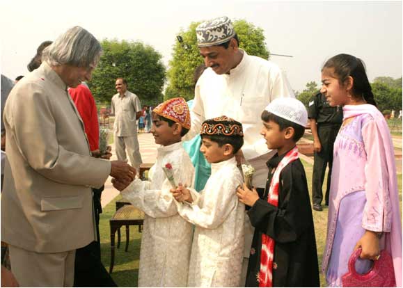 Dr. APJ ABDUL KALAM : A PEOPLE’S PRESIDENT 11 11