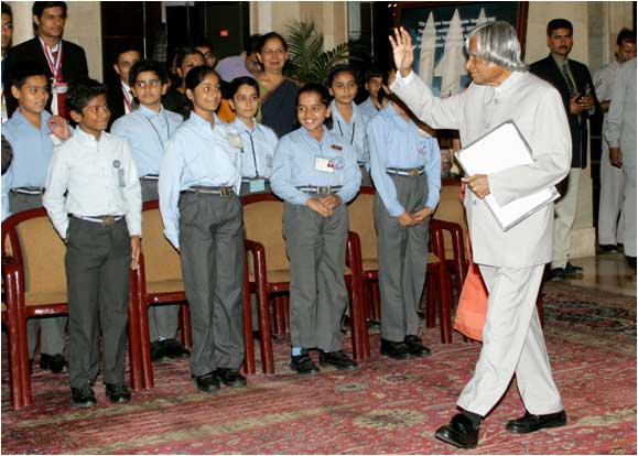 Dr. APJ ABDUL KALAM : A PEOPLE’S PRESIDENT 12 12