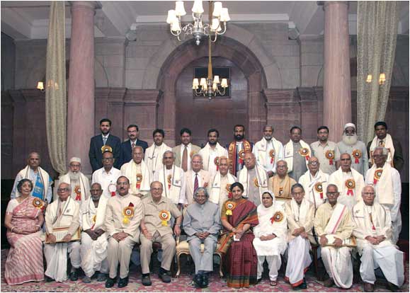 Dr. APJ ABDUL KALAM : A PEOPLE’S PRESIDENT 22 22