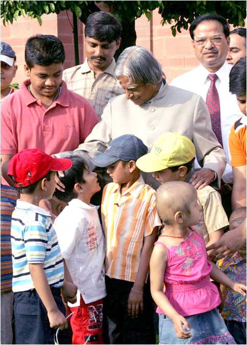 Dr. APJ ABDUL KALAM : A PEOPLE’S PRESIDENT 24 24