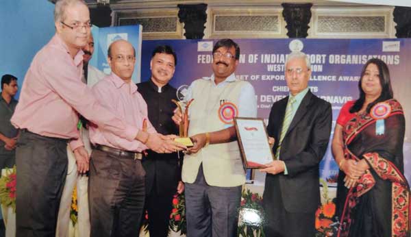 MRPL Awarded the“Top Exporter Premier Trading House – NON- MSME category”. 1 25mrpl_award