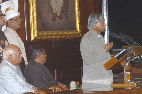 Dr. APJ ABDUL KALAM : A PEOPLE’S PRESIDENT 27 27