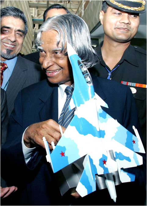 Dr. APJ ABDUL KALAM : A PEOPLE’S PRESIDENT 6 6