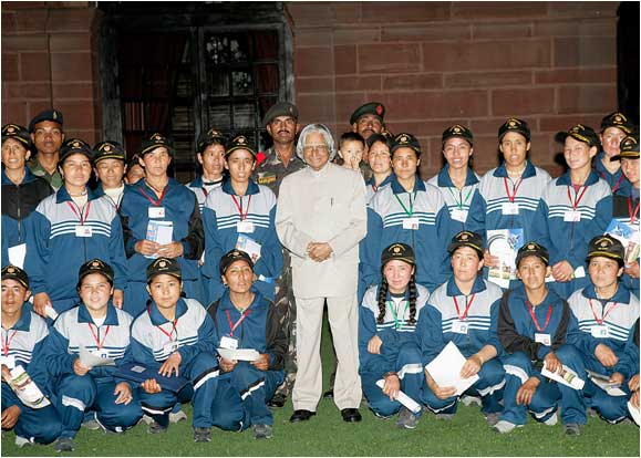 Dr. APJ ABDUL KALAM : A PEOPLE’S PRESIDENT 9 9