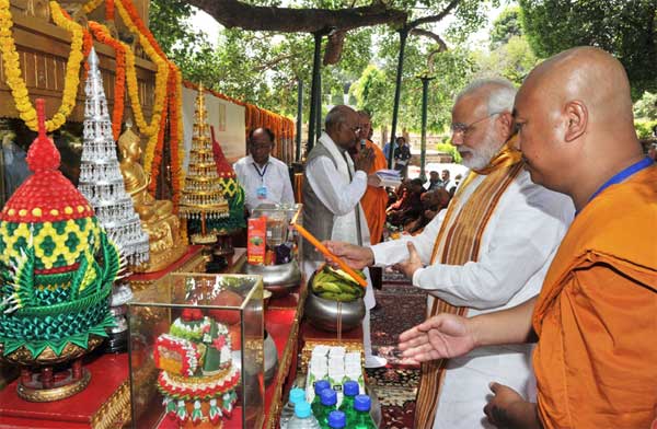 Modi prays at Bodh Gaya 1 The Prime Minister, Narendra Modi offering prayers the Mahabodhi Temple, in Bodh Gaya on September 05, 2015.