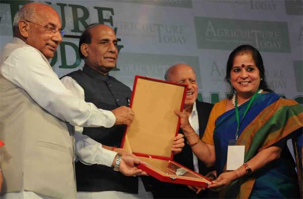 PUNJAB NATIONAL BANK RECEIVES AGRICULTURE LEADERSHIP AWARD 8 21pnb_award
