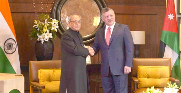 President, Pranab Mukherjee with the HM King Abdullah of Jordan at the restricted meeting, at Al Husseinieh Palace 1 The President, Pranab Mukherjee with the HM King Abdullah of Jordan at the restricted meeting, at Al Husseinieh Palace, in Amman, Jordan on October 10, 2015.