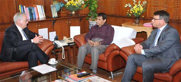 Australian Minister for Trade and Investment, Andrew Robb meeting the Union Minister for Railways, Suresh Prabhakar Prabhu, 1 The Australian Minister for Trade and Investment, Andrew Robb meeting the Union Minister for Railways, Suresh Prabhakar Prabhu, in New Delhi on October 27, 2015.