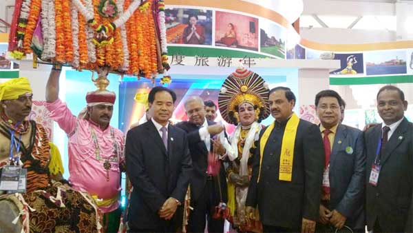 MoS for Culture (IC), Tourism (IC) and Civil Aviation, Dr. Mahesh Sharma with the Indian delegation at the China International Tourism Mart 1 The Minister of State for Culture (Independent Charge), Tourism (Independent Charge) and Civil Aviation, Dr. Mahesh Sharma with the Indian delegation at the China International Tourism Mart, in Hong Kong, China on November 13, 2015.