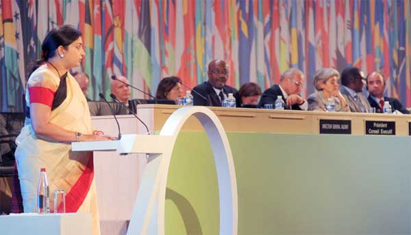 Minister for Human Resource Development, Smriti Irani addressing at the UNESCO’s Leaders’ Forum 1 The Union Minister for Human Resource Development, Smriti Irani addressing at the UNESCO’s Leaders’ Forum to commemorate UNESCO’s 70th Anniversary, in Paris on November 16, 2015.