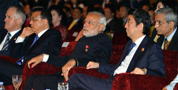 Modi witnesses signing of Kuala Lumpur declarations 1 22modi_signing_ceremony