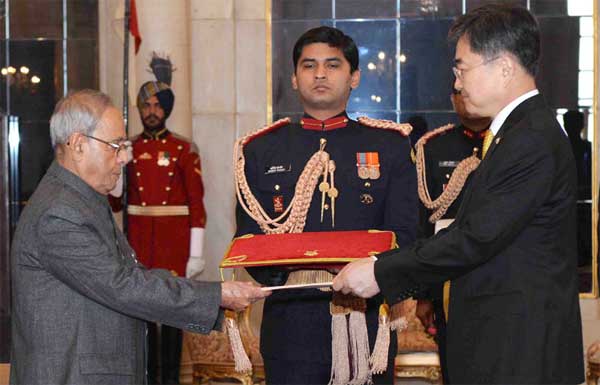 Ambassador-designate of the Republic of Korea, Cho Hyun presenting his Credential to the President, Pranab Mukherjee, at Rashtrapati Bhavan 1 The Ambassador-designate of the Republic of Korea, Cho Hyun presenting his Credential to the President, Pranab Mukherjee, at Rashtrapati Bhavan, in New Delhi on December 07, 2015.