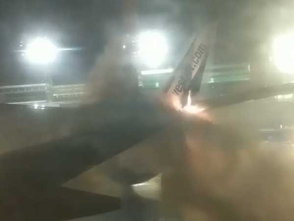 Two planes collide at Toronto airport 1 06plane collide