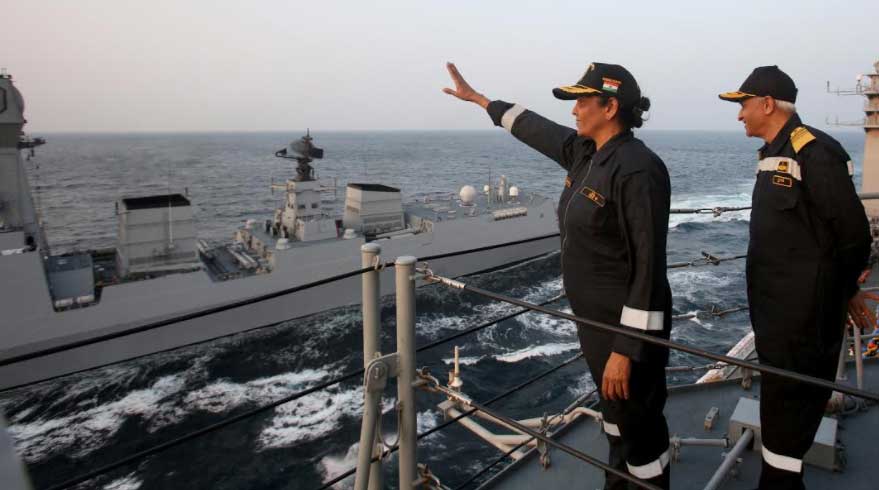RAKSHA MANTRI PRESIDES OVER INDIA’S DISPLAY OF NAVAL MIGHT 1 09defence minister ship