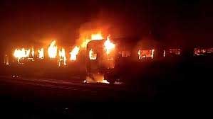 Train catches fire in Bihar, 4 coaches gutted 1 10train fire