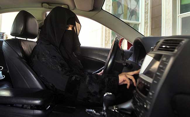 10,000 women to drive Saudi taxis 1 11muslim women driving