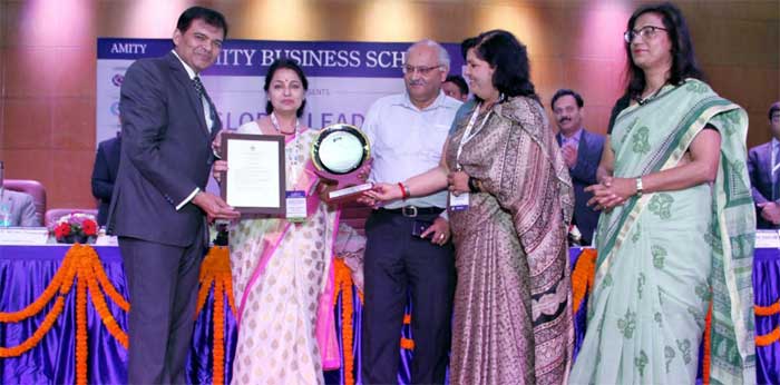 Amity Leadership Award for Excellence in Power and Energy Industry" to Director (HR) 1 15amity award