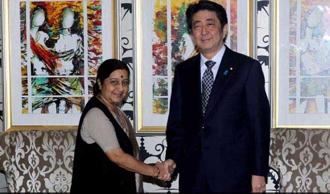 Sushma Swaraj calls on Japanese PM 1 30sushma with japan pm
