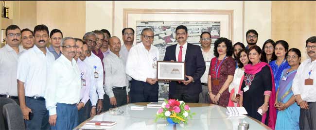 HPCL’s ‘poWer’, India’s Most Trusted Brand 1 14hpcl award