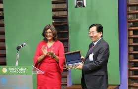 Chamling receives FAO award for Sikkim becoming world's first organic state 1 16chamling award