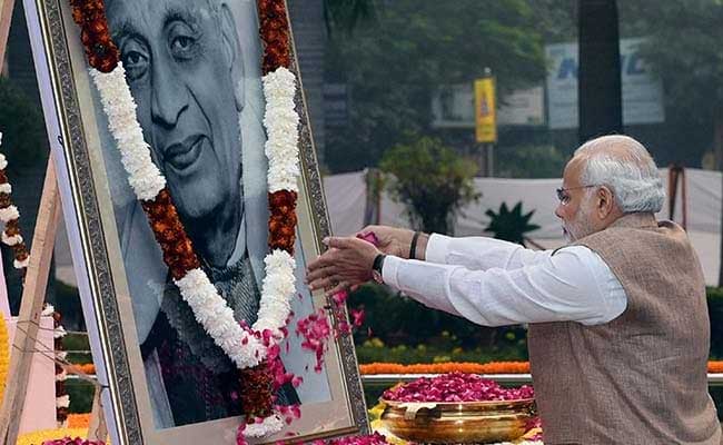 Modi pays tribute to Vallabhbhai Patel on death anniversary 1 15modi tribute