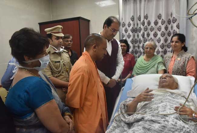CM Visits SGPGIMS to Enquire Health of the Governor 1 18yogi governor