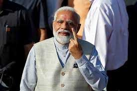 Modi, Shah vote; Voter ID stronger than IED, says PM 1 23modi vote