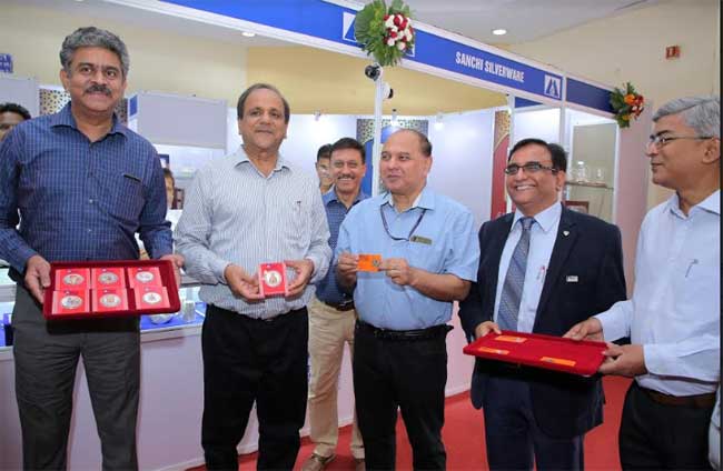 MMTC's Festival of Gold Starts: New designsadded for AkshayTrithiya 1 05mmtc launch