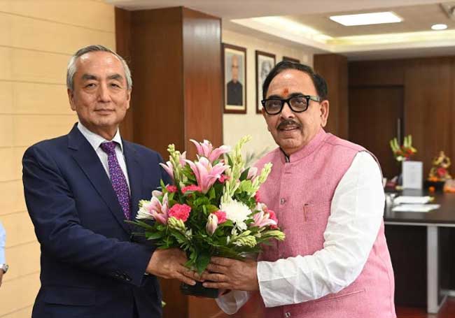 Japanese Ambassador Kenji Hiramatsu and Cabinet Minister Dr. Mahendra Nath Pandey meet to discuss about strengthening partnership between India and Japan 1 29min with amb japan