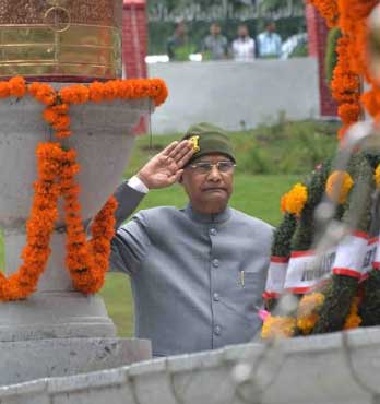 PRESIDENT OF INDIA IN SRINAGAR; PAYS TRIBUTES AT CHINAR CORPS (15 CORPS) WAR MEMORIAL ON 20TH KARGIL VIJAY DIWAS 1 26kovind tribute
