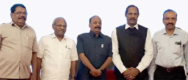 NLCIL Director R. Vikraman outlines effective Strategies of Human Resource Management in maintaining healthy Industrial Relations 1 22nlc conference
