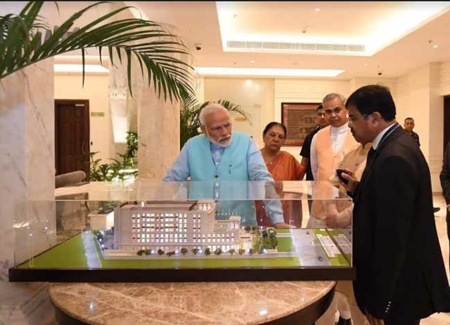 PM INAUGURATES ‘GARVI GUJARAT’ SADAN 1 05modi inaug