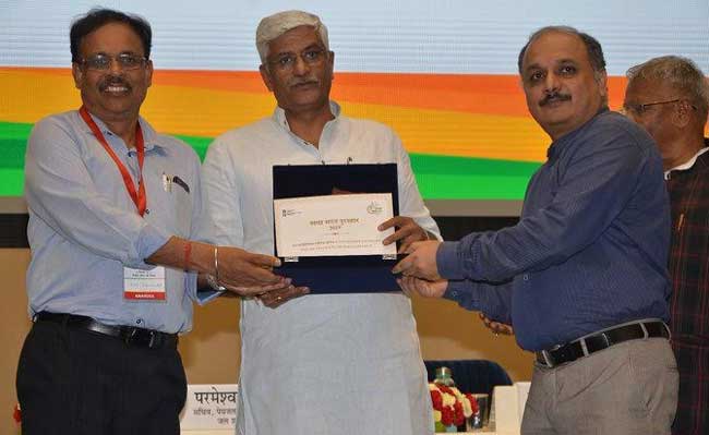 REC receives Swachh Bharat Puraskar 1 13rec award