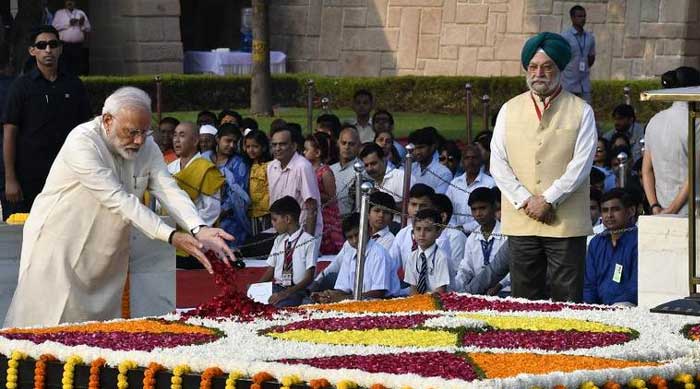 PM Modi leads nation in paying tribute to the Mahatma 1 02modi rajghat