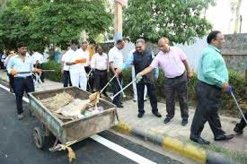 IndianOil launches drive to turn plastic waste into bitumen 1 03road make