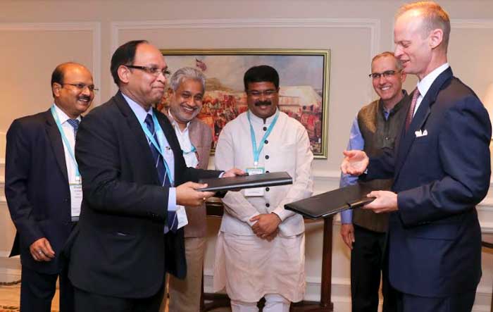 ONGC signs MoU with EXXON-Mobil for study in PEL offshore blocks and open acreage areas 1 15pradhan mou