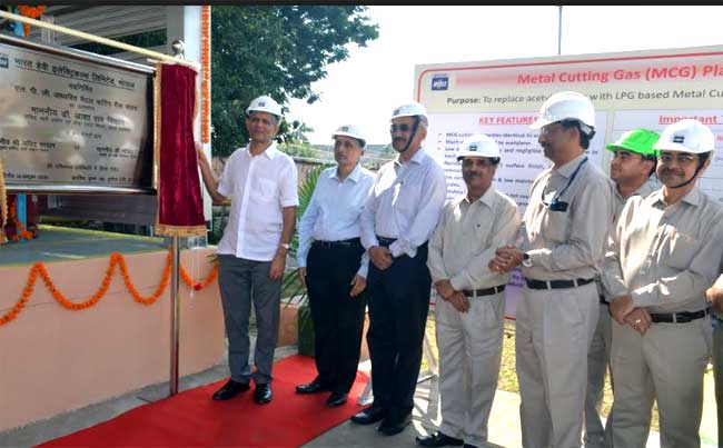 Secretary (DHI) inaugurates 1900 kg capacity metal-cutting gas plant, at BHEL’s Bhopal unit 1 17bhel inaug