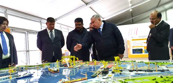 Dharmendra Pradhan today reviewed oil and gas projects being undertaken in the Russian far-east 1 23pradhan inaug