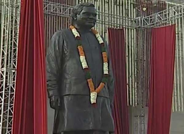 PM unveils 25 ft Vajpayee statue in Lucknow 1 26vajpayee statue