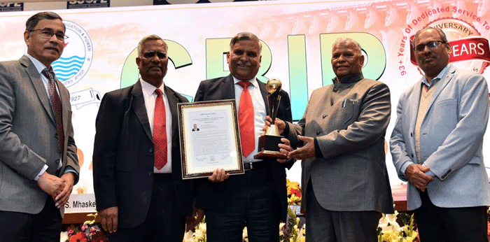 RAJEEV SHARMA, CMD, PFC RECEIVES THE COVETED “CBIP AWARD FOR OUTSTANDING CONTRIBUTION TO POWER SECTOR” 1 pfc award