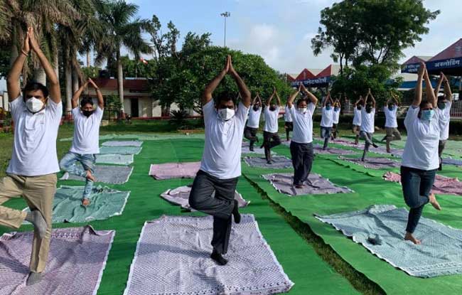 CELEBRATION OF INTERNATIONAL YOGA DAY AT HPCL 1 22hpcl yoga
